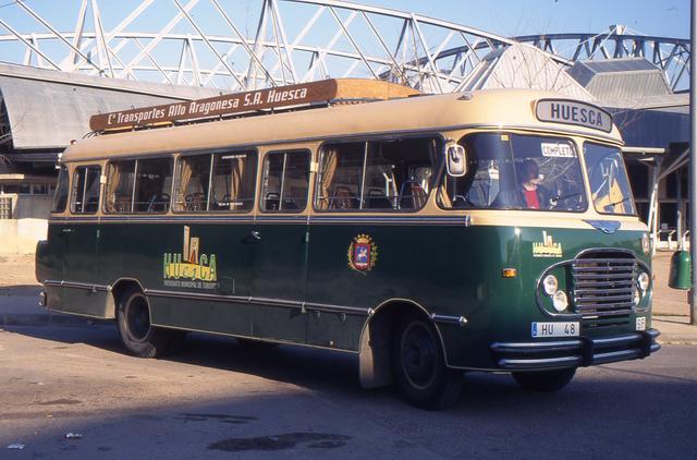 ¿Alguien adivina la marca original de este venerable autobús?